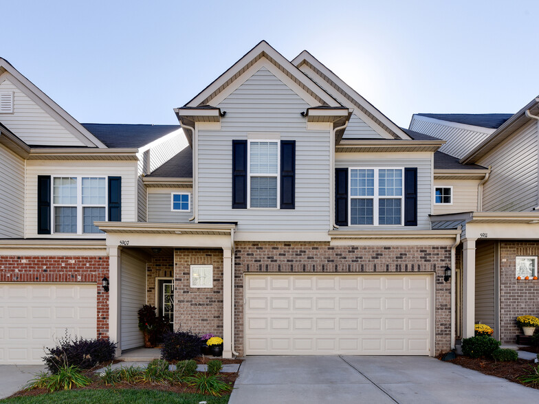 Building Photo - 5907 Carrollton Ln
