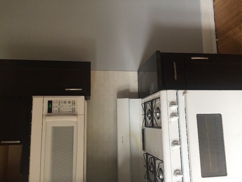 Building Photo - 2349 N Kenneth Ave