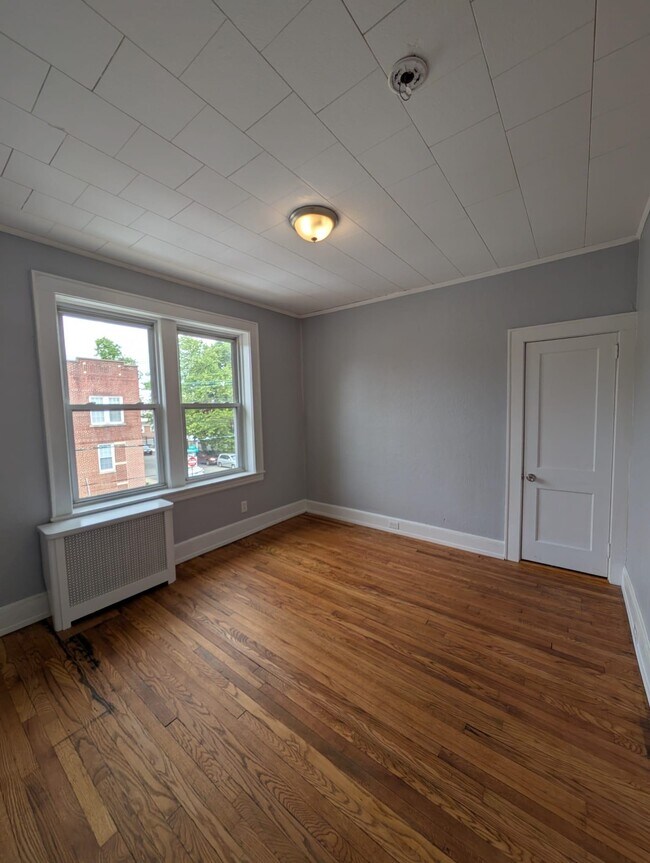 Building Photo - 506 N 13th St