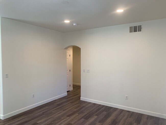 Building Photo - GATED, PRIVATE SUMMERLIN RETREAT!!