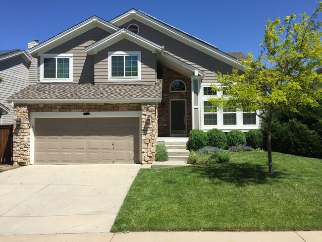 Beautiful light filled home - 823 Spyglass Cir