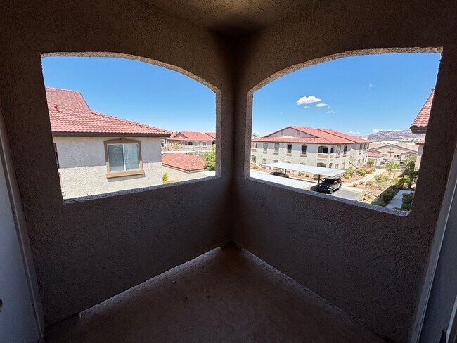 Building Photo - Beautiful 2Bed/2Bath Condo located in Henderson's Mission Ridge gated Community