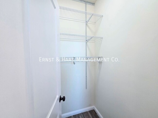 Building Photo - 4169 Country Club Dr