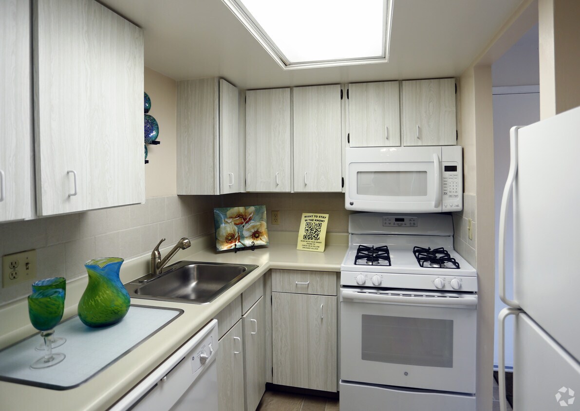 Orchard Village Apartments Ballwin