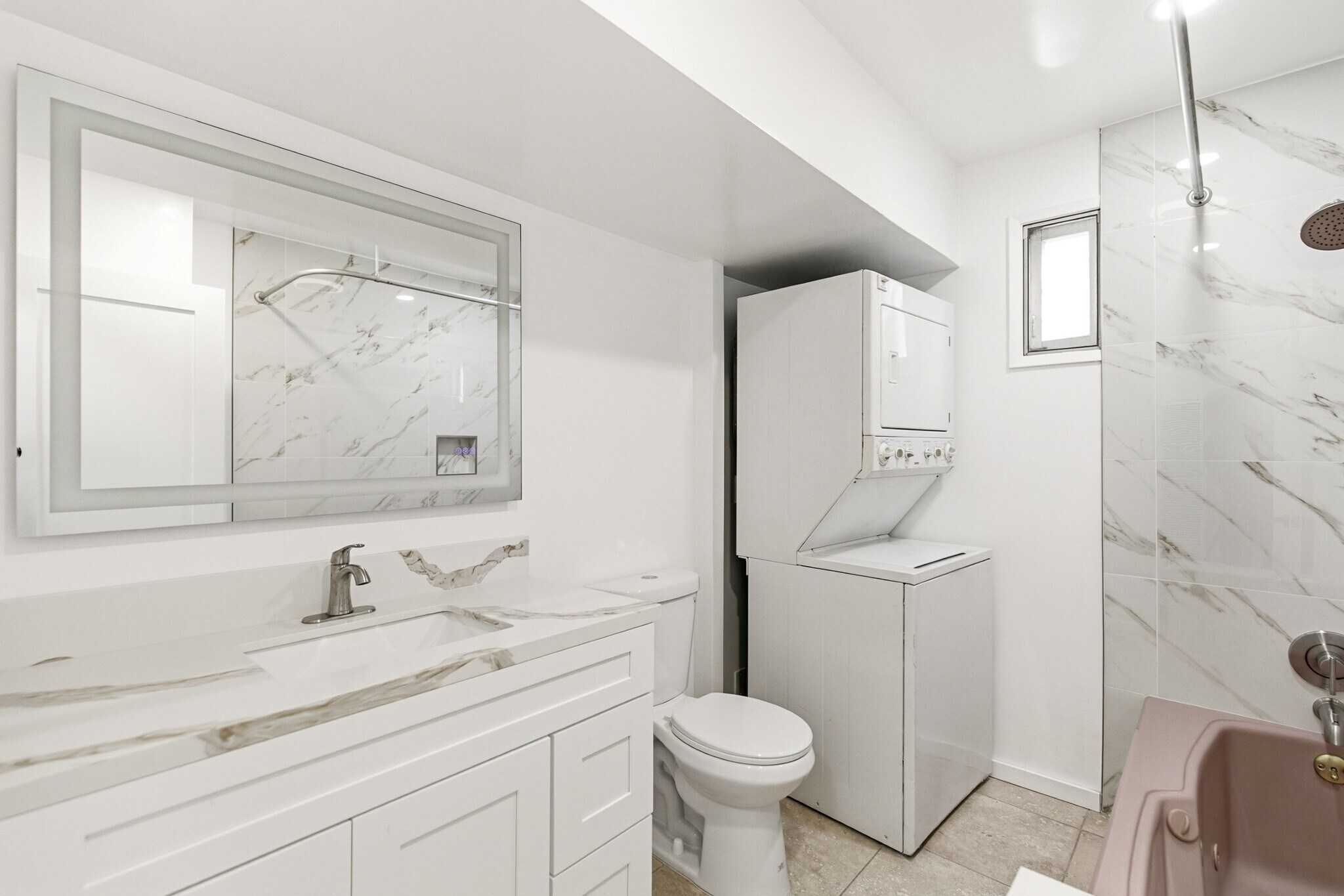 Building Photo - 12334 Moorpark St