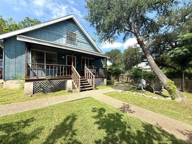 Building Photo - 1609 W 11th St