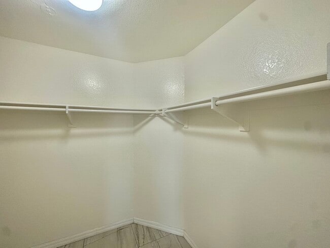 Building Photo - Spacious Updated Home In Desirable 92029 I...