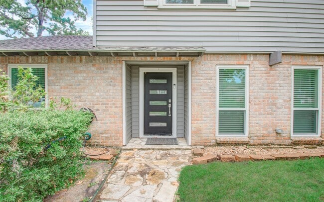 Building Photo - 14611 Bramblewood Dr