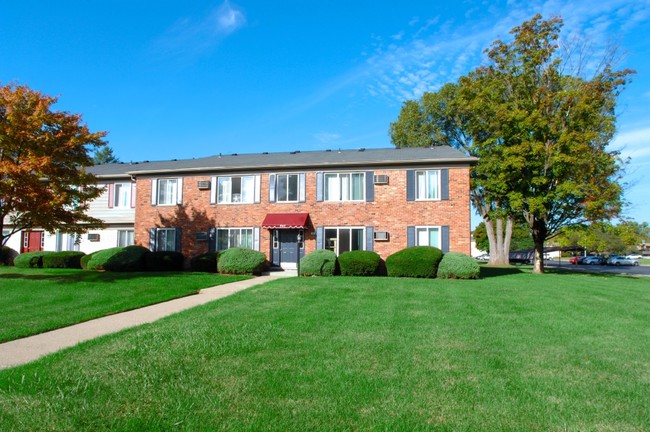 Chatsford Village Apartments - Madison Heights, MI | Apartment Finder