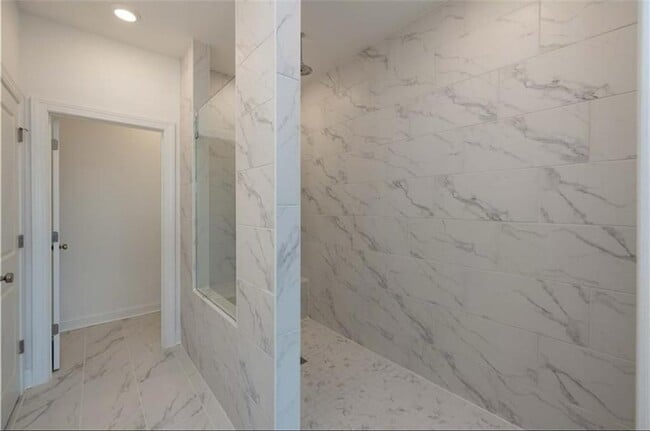 Building Photo - 5209 Riden Ct