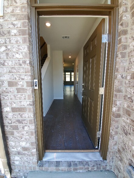 Building Photo - 218 Netherlands Blvd