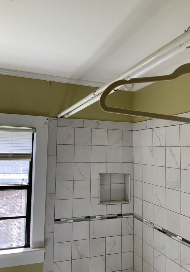 Building Photo - 204 Thames St