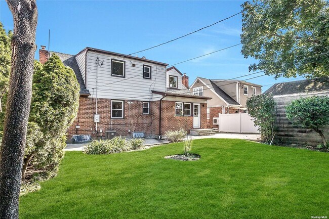 Building Photo - 713 Foch Blvd