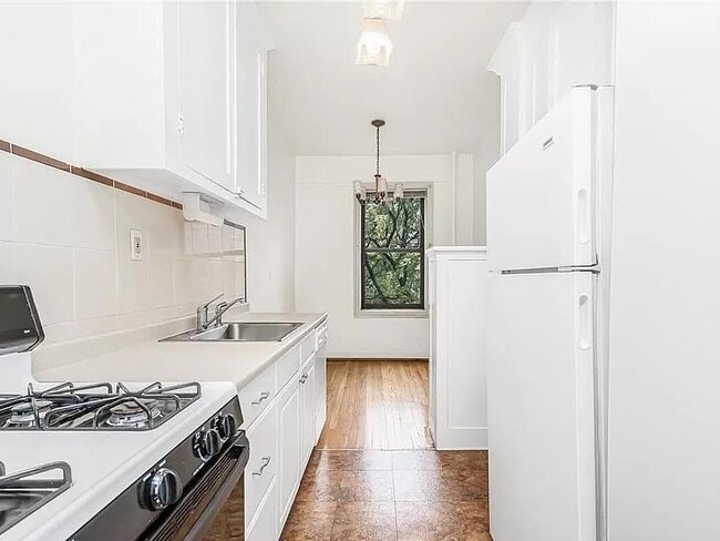 Building Photo - 3400 Wayne Ave