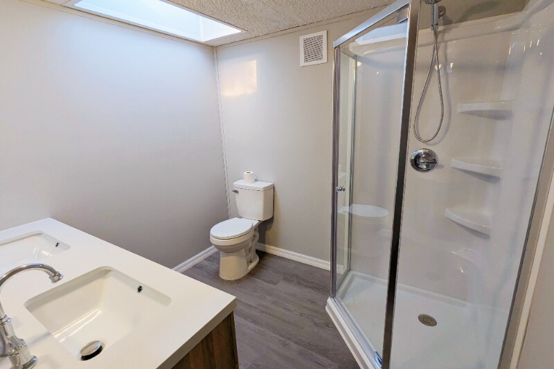 Building Photo - 6543 Celeste Ln