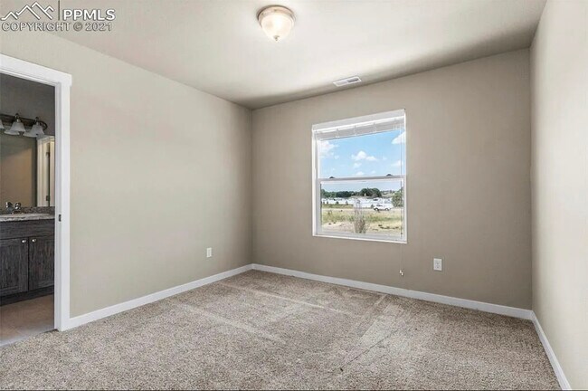 Building Photo - 4679 Pleasant Port View