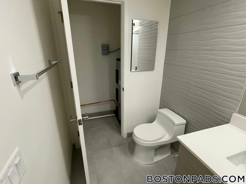 Building Photo - 1079 Commonwealth Ave