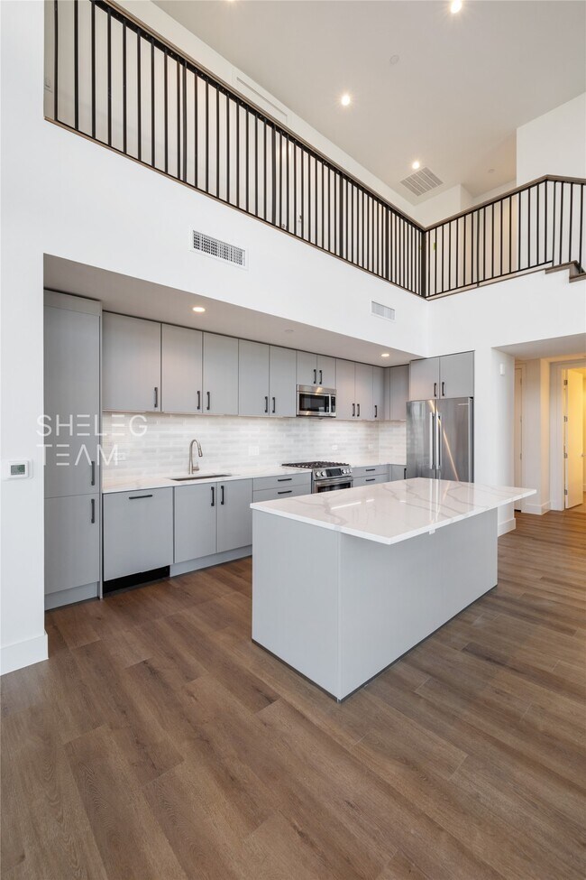 Building Photo - 808 Crawford St