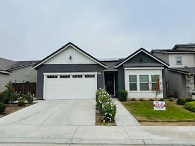 Building Photo - $2,390 Riverstone Community 3 Bd, Hwy 41 & Ave 12, Solar - Timberline Way, Madera