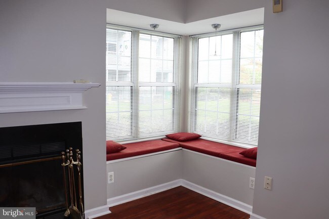 Building Photo - 237 Andover Pl