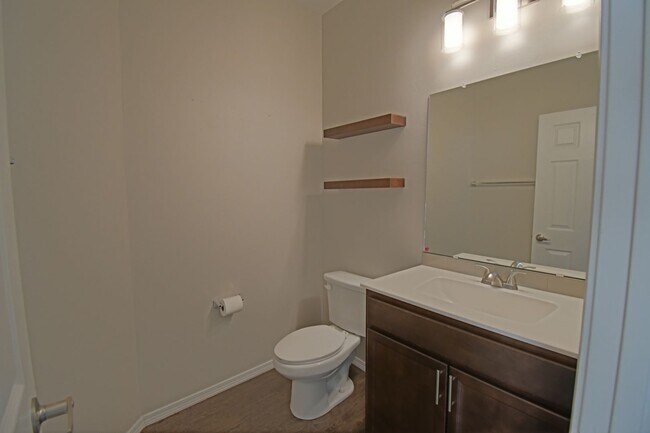 Building Photo - Mountain View, Two Car Garage 3bd/3ba Avai...