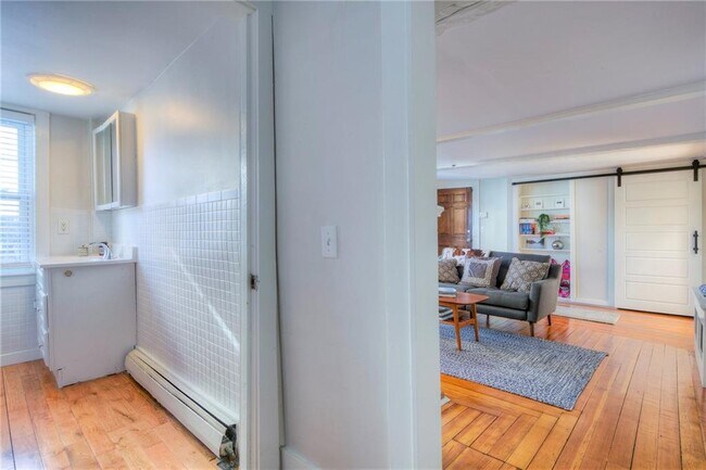 Building Photo - 37 William St