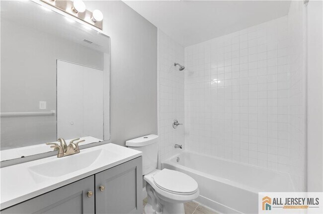 Building Photo - 2415 Ravens Crest Dr