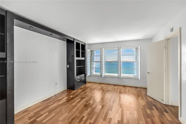 Building Photo - 11111 Biscayne Blvd