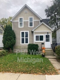 Building Photo - 826 Arianna St NW