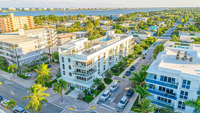 Building Photo - 117 Lake Ave