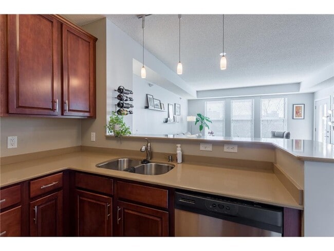 Building Photo - 545 N 1st St