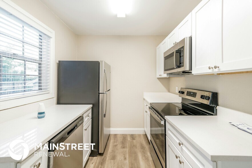 Building Photo - 1524 W River Shore Way