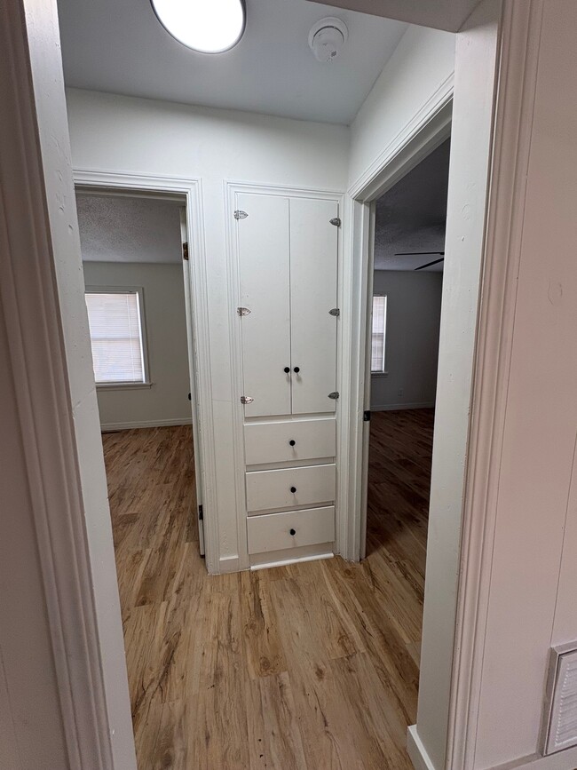 Building Photo - 1401 Edgemoor Dr