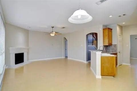 Building Photo - 8729 Sunset Trace Dr