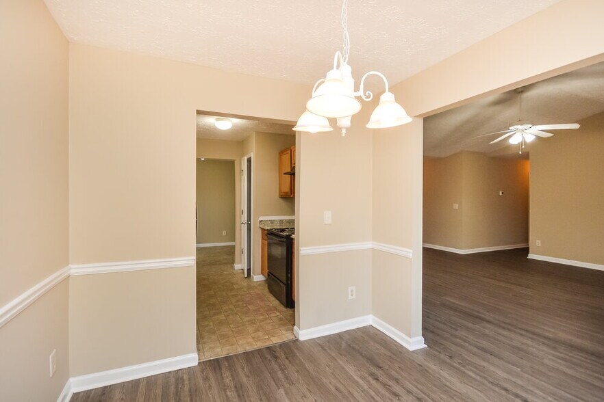 Building Photo - 20 Carver Dr