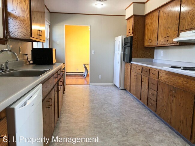 Building Photo - 3 br, 1.5 bath House - 1800 W. Sunset