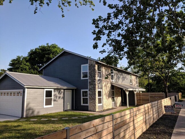 Building Photo - 5215 Guadalupe St