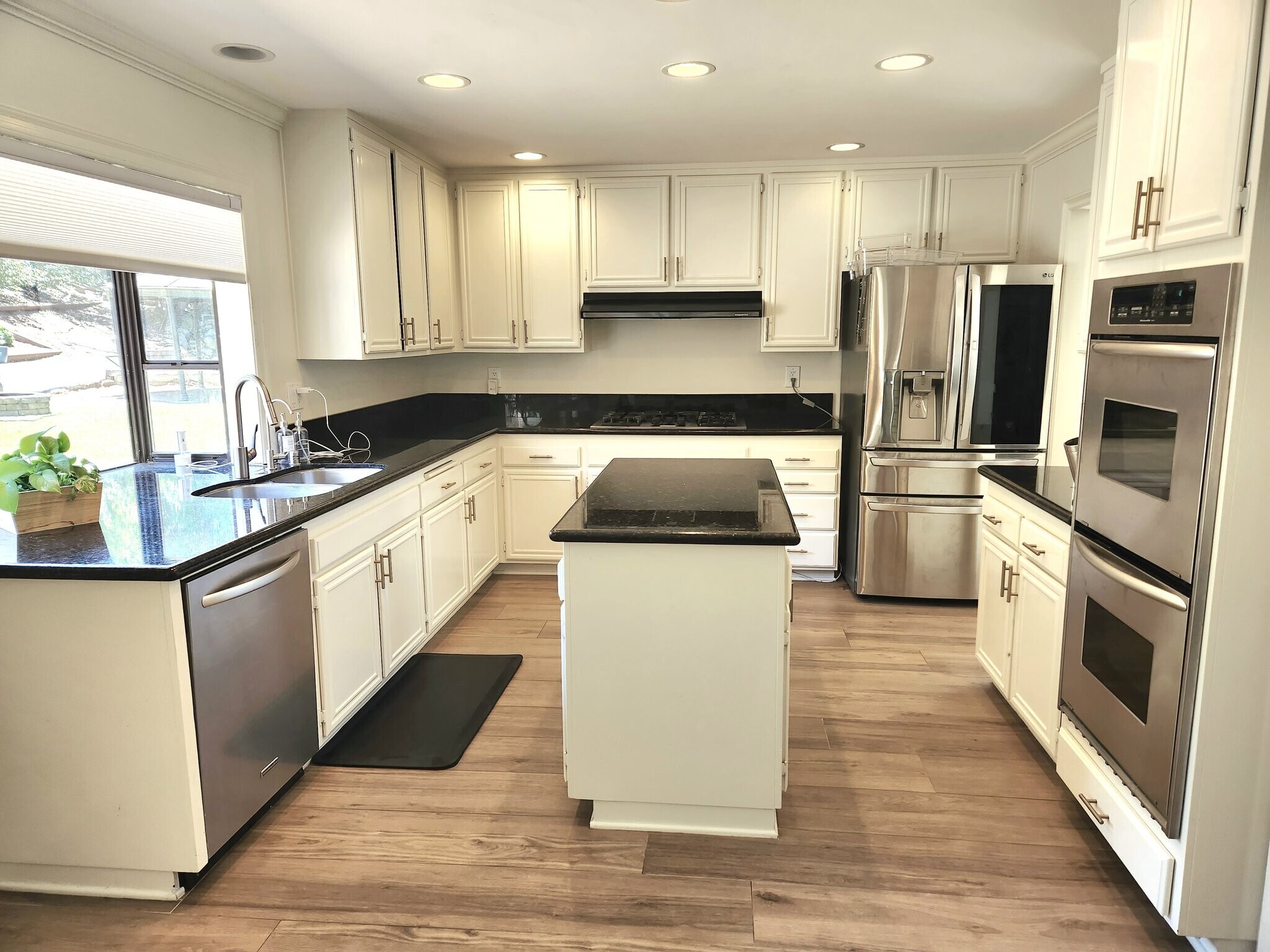Building Photo - 4046 Oak Glen