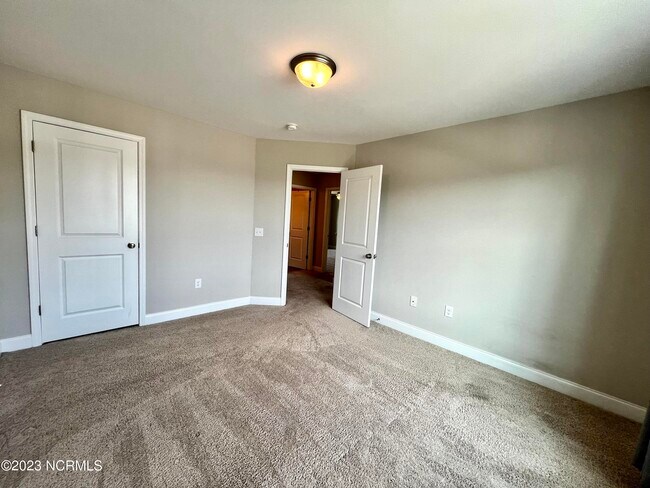 Building Photo - 328 S Culverton Rd