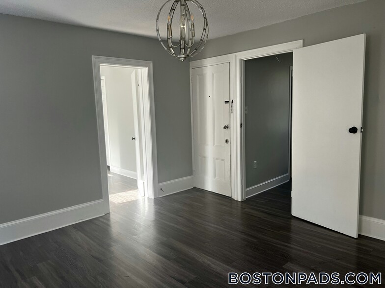 Building Photo - 15 Shurtleff St