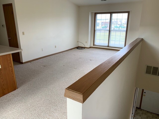 Building Photo - 1231 N Sunnyslope Dr