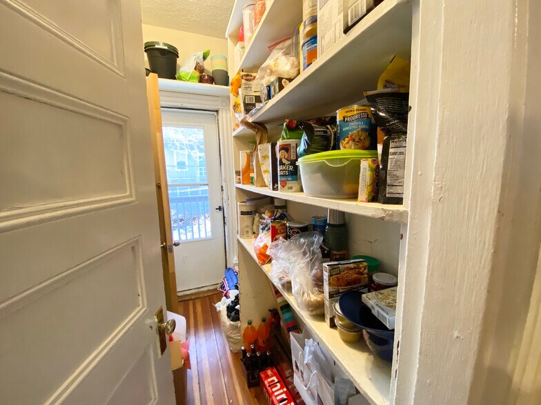 Building Photo - 34 Darling St