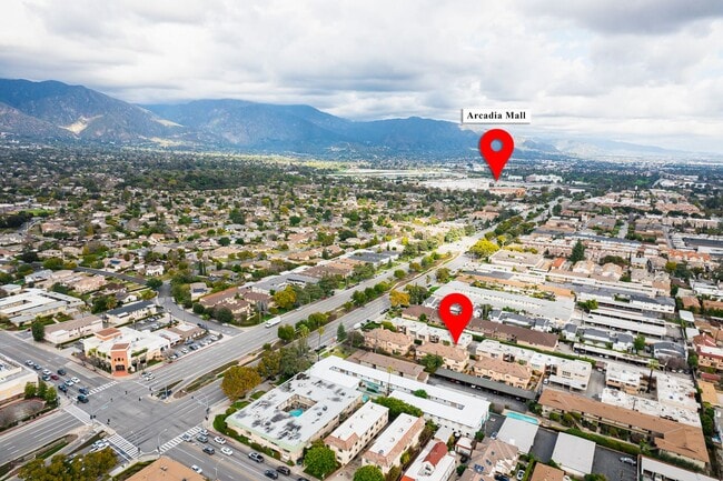 Building Photo - Three bedroom condo for lease in Arcadia
