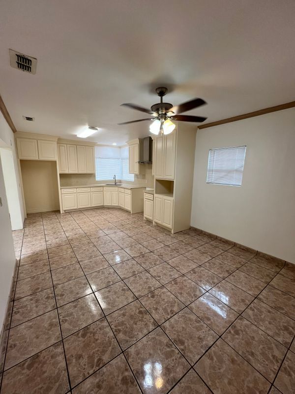 Building Photo - 2002 Mexico Ave