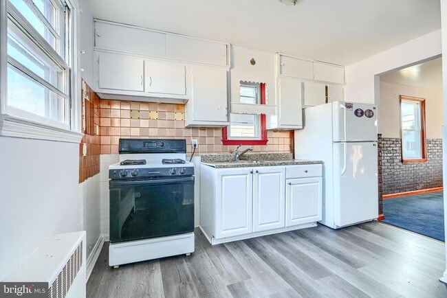 Building Photo - 7839 Birmingham Ave