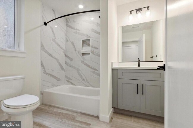 Building Photo - 1826 Frankford Ave