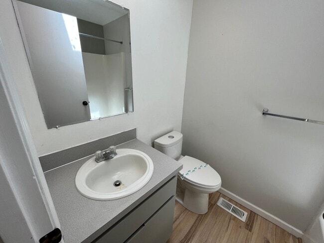 Building Photo - This Adorable 3 Bed / 2.5 Bath Ranch Style Homes Offers A Large Backyard and Beautiful Natural Li...