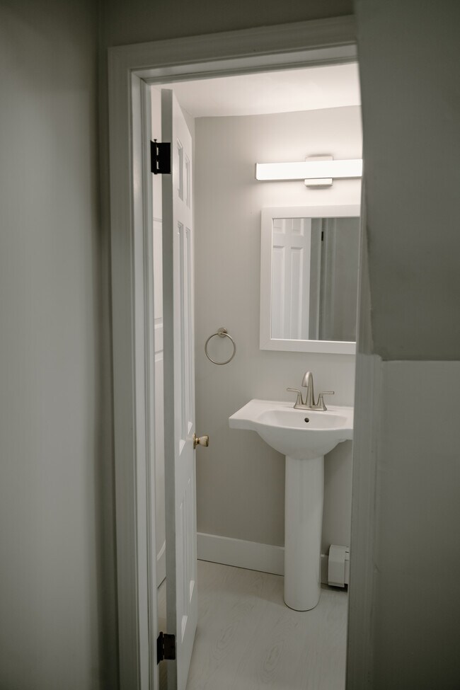 Building Photo - 354 Terrace Blvd