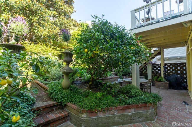 Building Photo - 67 Divisadero St