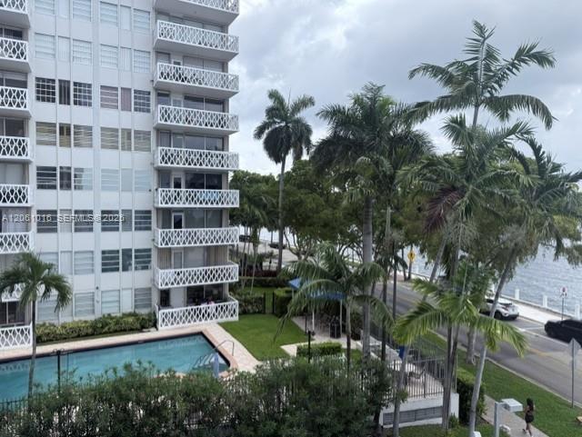 Building Photo - 1440 Brickell Bay Dr